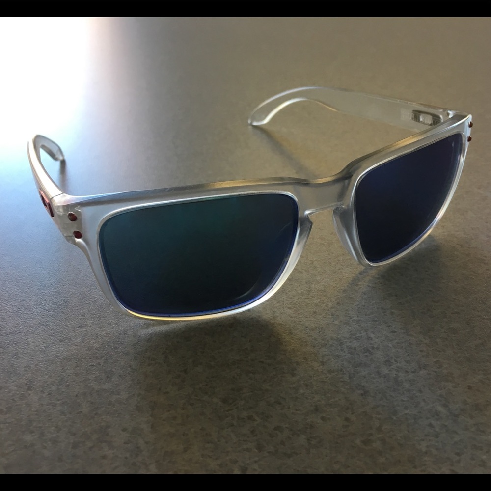 Oakley’s Men’s Sunglasses
